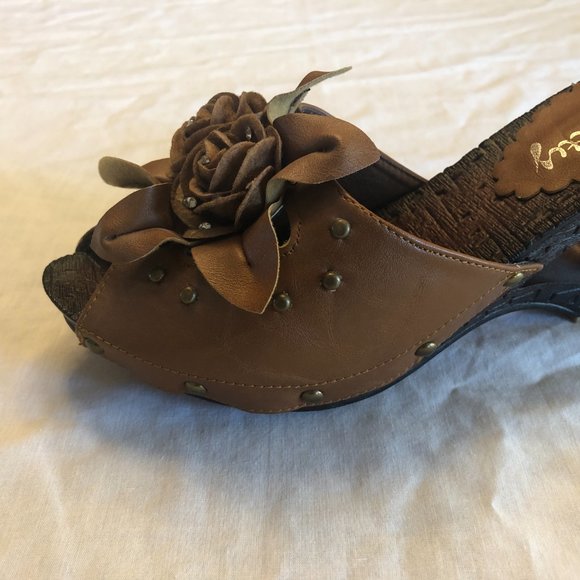 Pretty Brown Sandals Size 9 - Picture 12 of 13